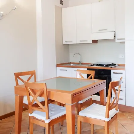 Apartament Bnbutler - Piazzi - Tranquillo E Luminoso Bilocale